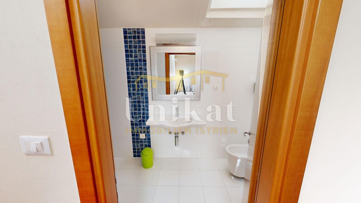 Dvostanovanjski stan z 4 spalnicami